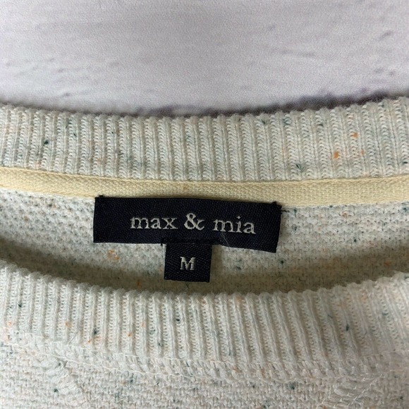 Max & Mia Womens Sweater Size M Studded Shoulder - Picture 5 of 9